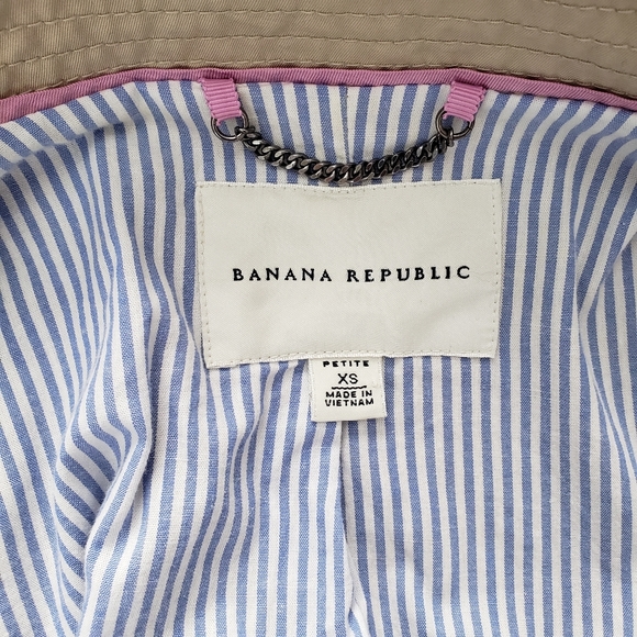 Banana Republic Trench Coat in Beige - Picture 6 of 9